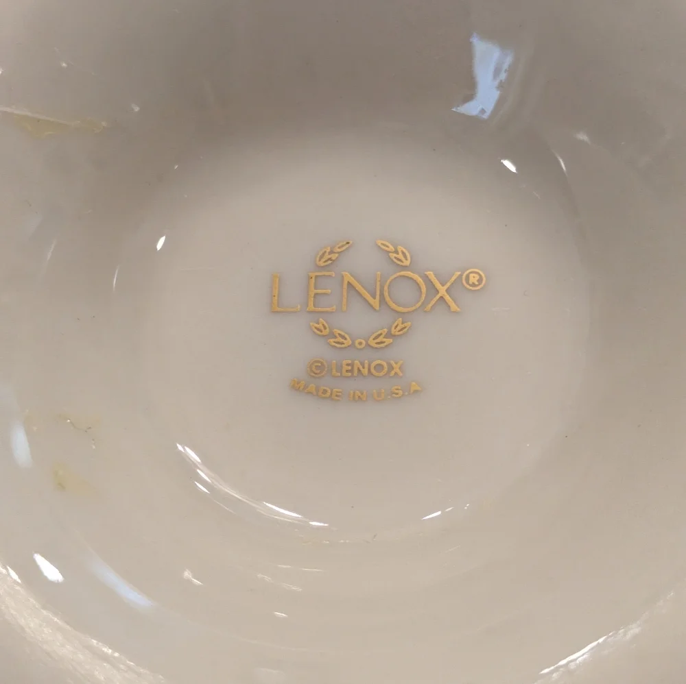 Lenox Cream Bouquet Accent Porcelain Vase 24 K Gold Trim